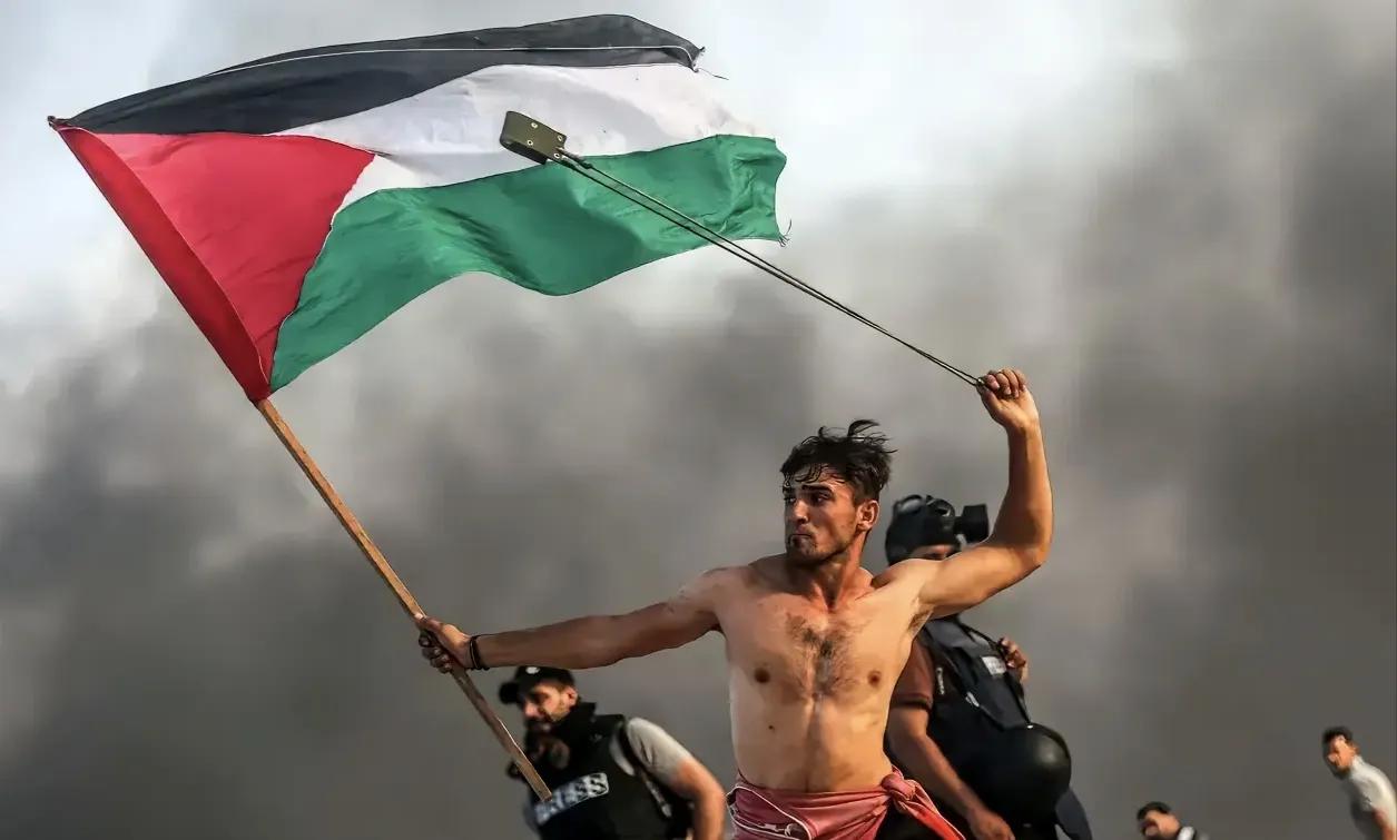 以色列必胜，俄罗斯必胜，这是好战人士。

乌克兰必胜，巴勒斯坦必胜，这是反侵略人