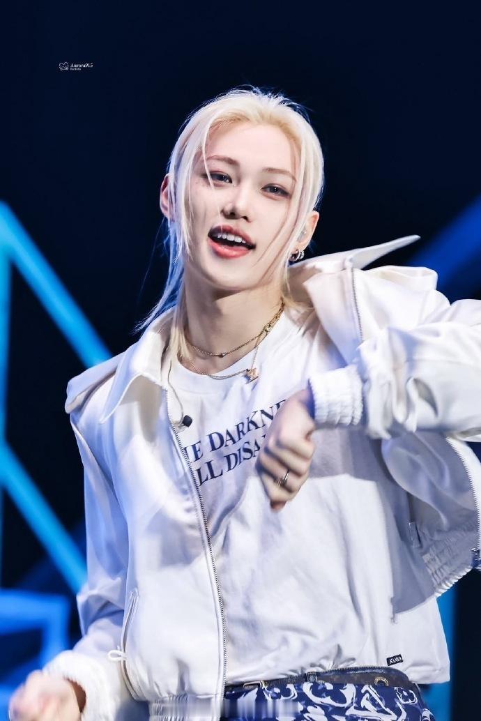 StrayKids李龙馥生日捐款3亿韩元 Felix心怀大爱，生日捐赠3亿韩元，