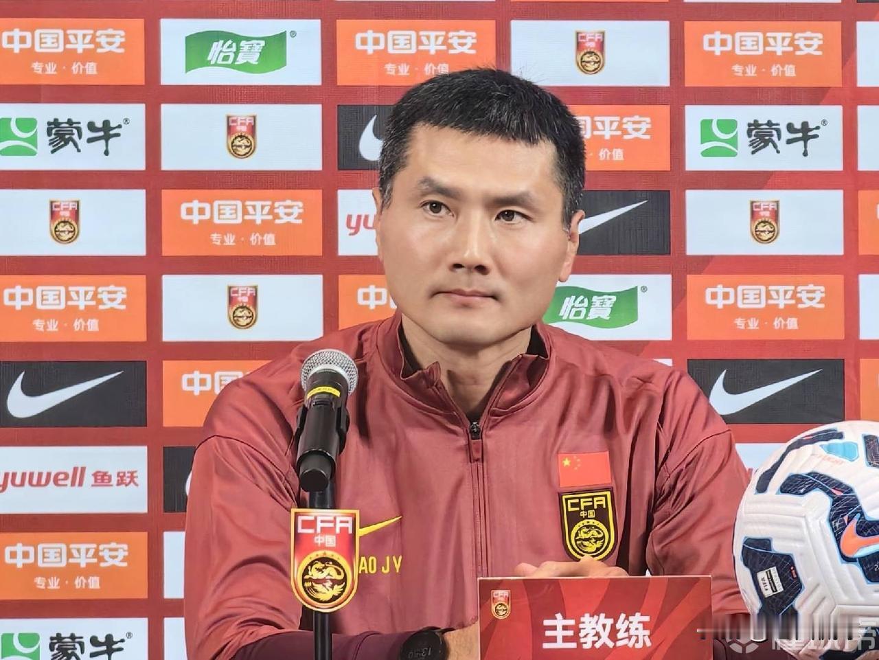 邵佳一正式上任国足主帅…2026年1月4日，广东肇庆，率队在此集训的国足新任主教