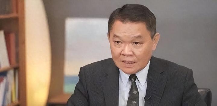 很早之前，岛内有位退役军官公开喊话，说两岸可以坐下来谈统一，台湾省随时能当特别行