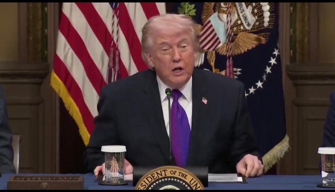 特朗普今天（北京时间3月5日）接受采访时再次谈到伊朗：“如果我们不先动手，他们就