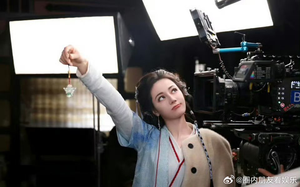 迪丽热巴贺思慕角色热度破亿贺思慕站内热度破亿💥迪丽热巴贺思慕站内热度破亿啦！一