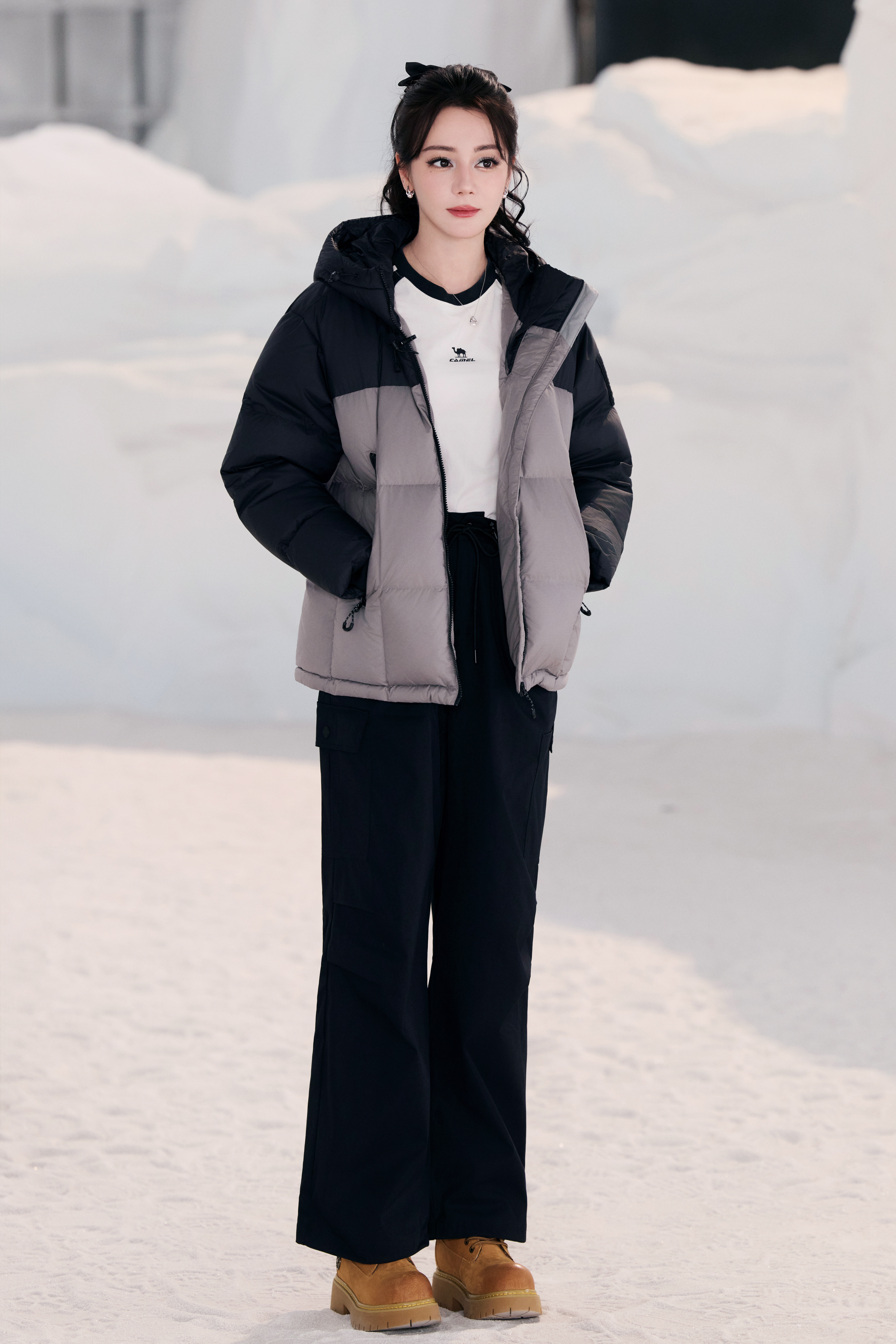 迪丽热巴宣传虽然不能同时拥有一切迪丽热巴  在复制粘贴的时代，你是手写的诗