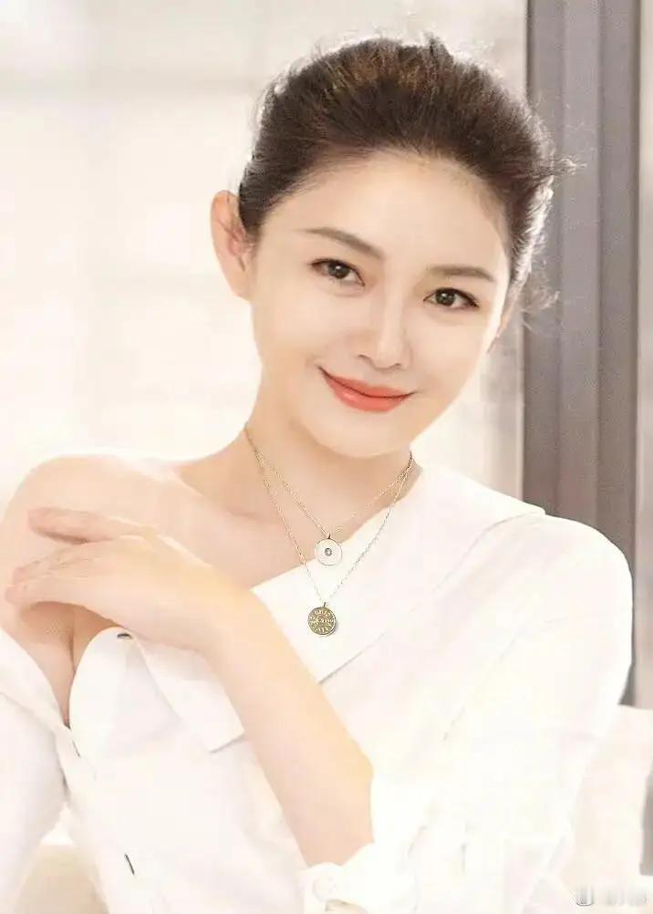 生前大S优雅动人，作品出众，口碑良好。除了前夫一家，圈内与她合作过的人对她评价都