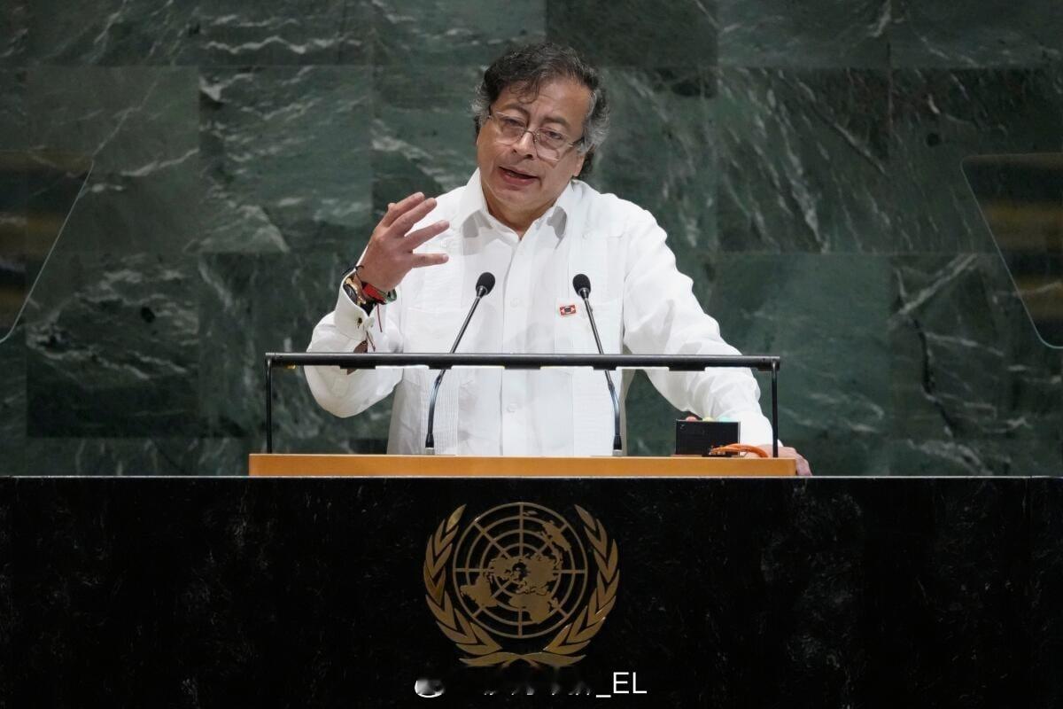 哥伦比亚总统古斯塔沃·佩特罗谴责美国财政部出于政治目的将其列入制裁名单，并坚称他