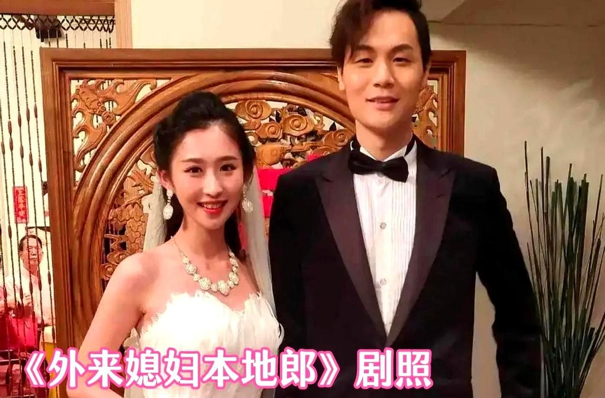 居然跟他妻子有关。

编剧丁小鼠在粉丝群里直接放料，说李俊毅不拍了，原因是他结了