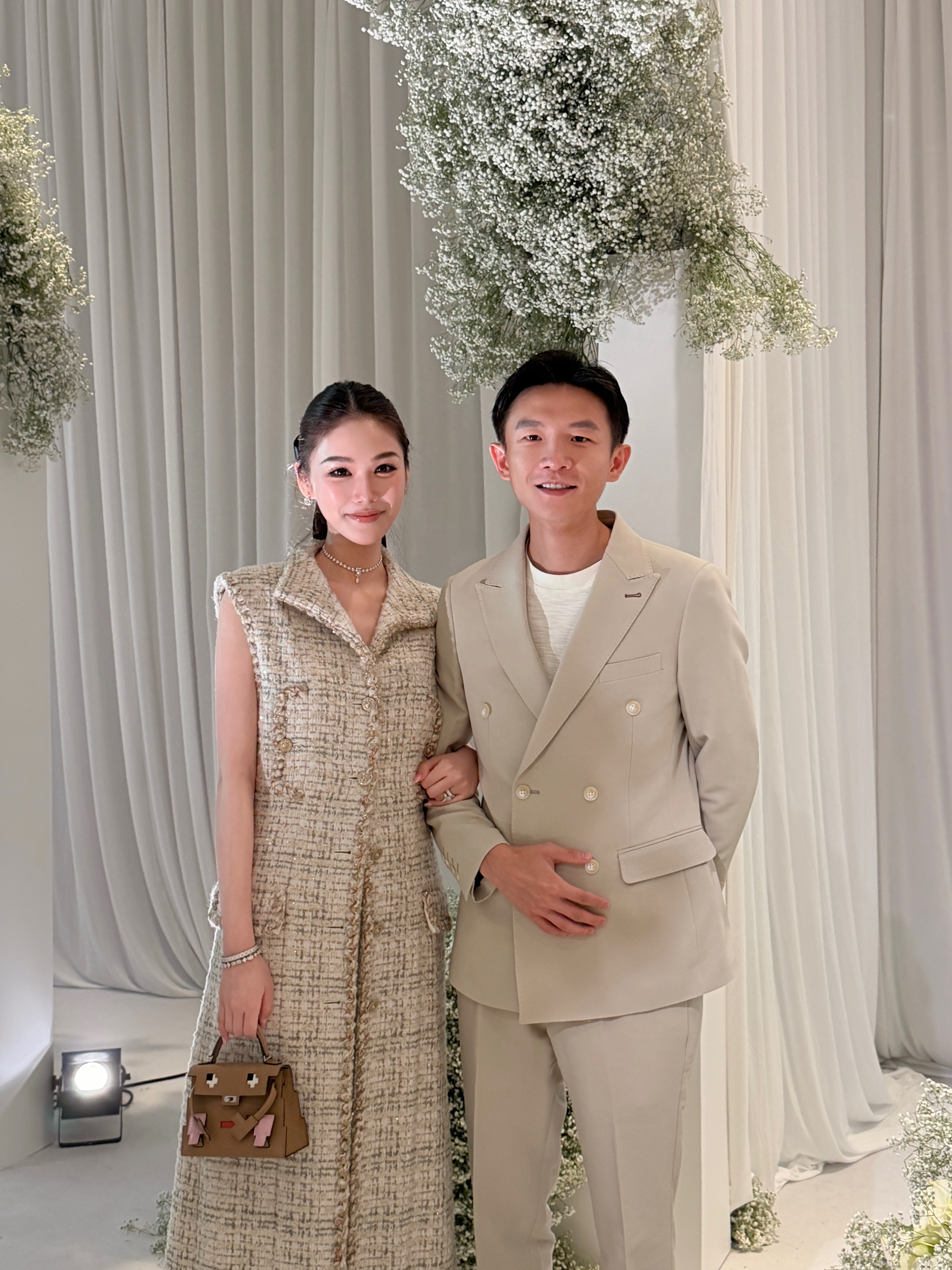 也是以夫妇的身份参加了朋友的婚礼👰🏻‍♀️🤵🏻 ​​​