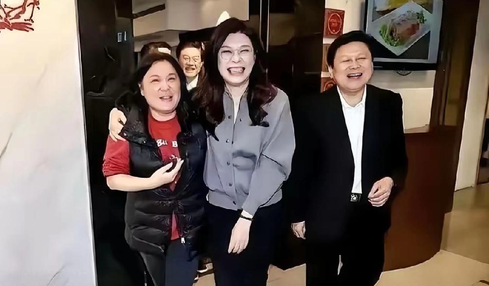 针对郑丽文今天（7日）访陆，国民党团已经要求所有立委出席欢送郑丽文。
 
傅崐萁