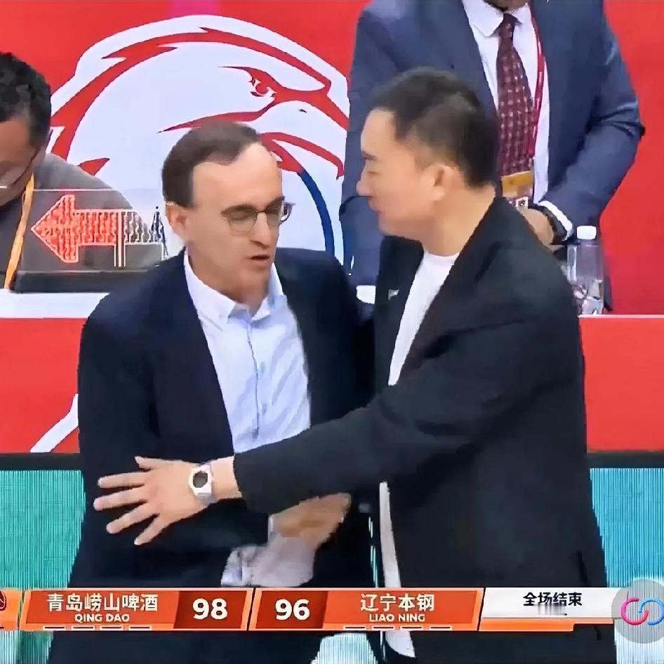 辽宁队虽然昨晚双加时惜败青岛！但我认为有一个人赢了！
没错！这个人就是主教练乌戈