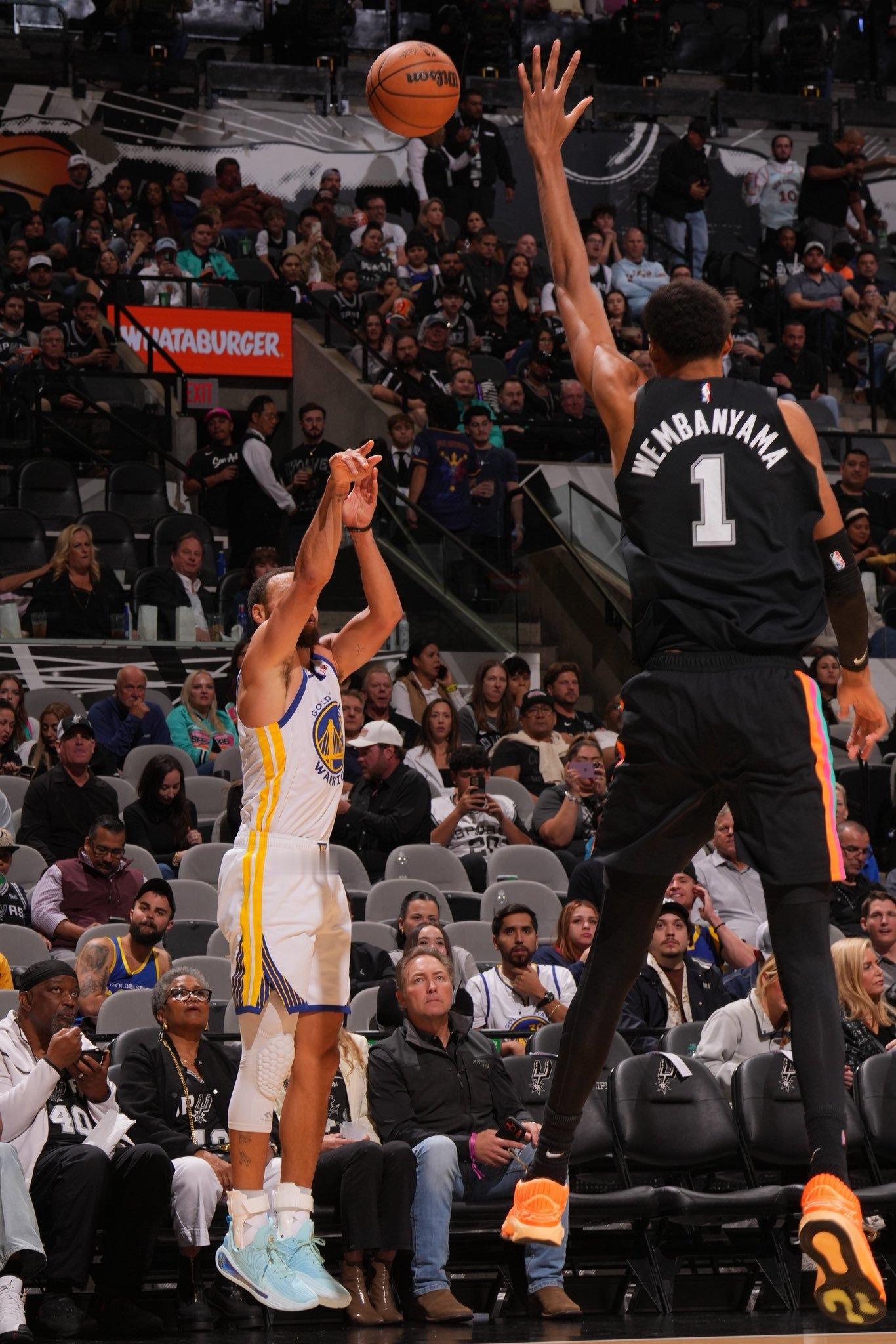 文班亚马vs库里 总能诞生名场面