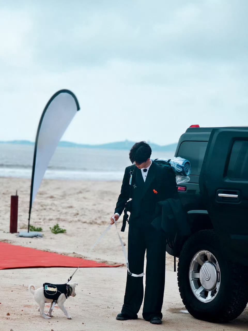 #任嘉伦出发上岛# 任嘉伦出发上岛啦！上岛随拍+9！注意防晒，玩得开心[哇] ​