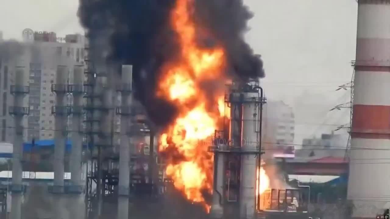 凤凰新闻【6月16日，乌克兰无人机于成功袭击了莫斯科炼油厂】6月16日，乌克兰无