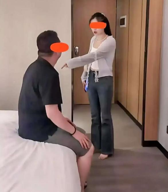 湖南，一小伙带女友入住酒店，发现没带避孕套，无奈之下，他只能花15元用了酒店房间