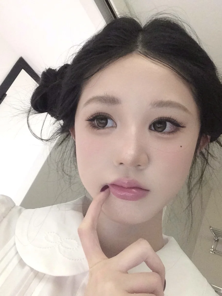 嗯？是谁在看我