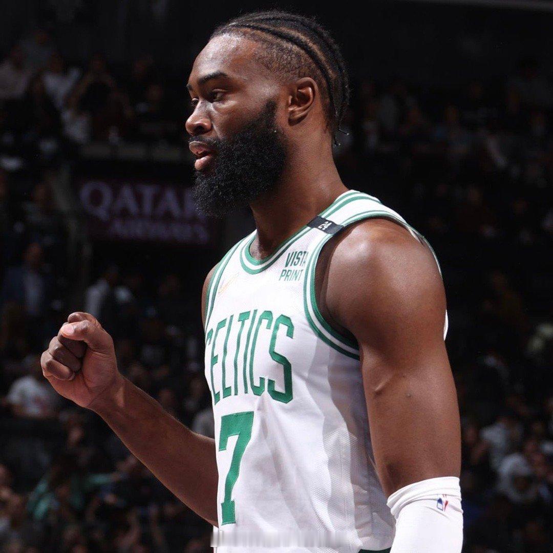 Zach Lowe：联盟内部有一种感觉，即波士顿今夏没有迫切需要拆散核心阵容 