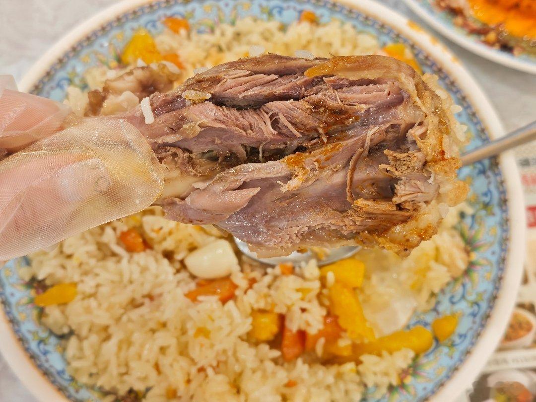 大早起的抽了一堆血，赶紧吃点肉补补
