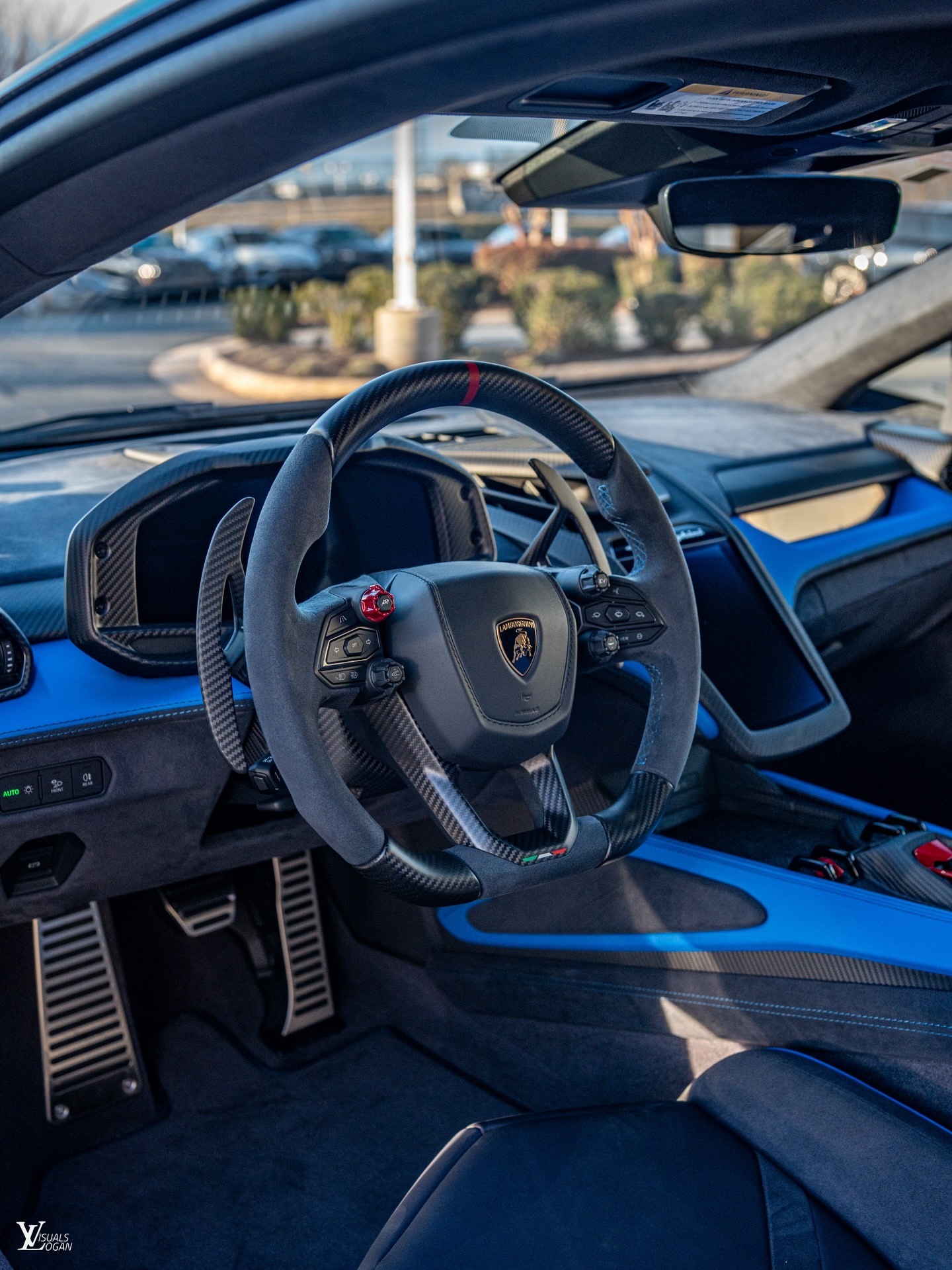 在布鲁阿斯特劳斯，兰博基尼 Revuelto，将一台自然吸气6.5升V12引擎与