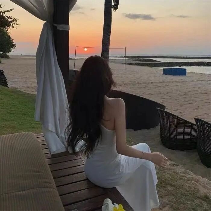 你真的往前走了吗 你真的放下了吗 还是在某一刻遇见与以前有关的事物会愣一下 然后