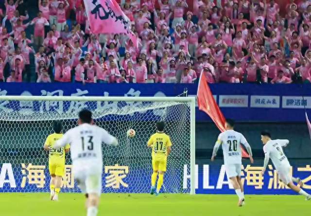 0-1、0-0！苏超半决赛疯狂夜，红牌改写走势中楣留悬念，格局全变
