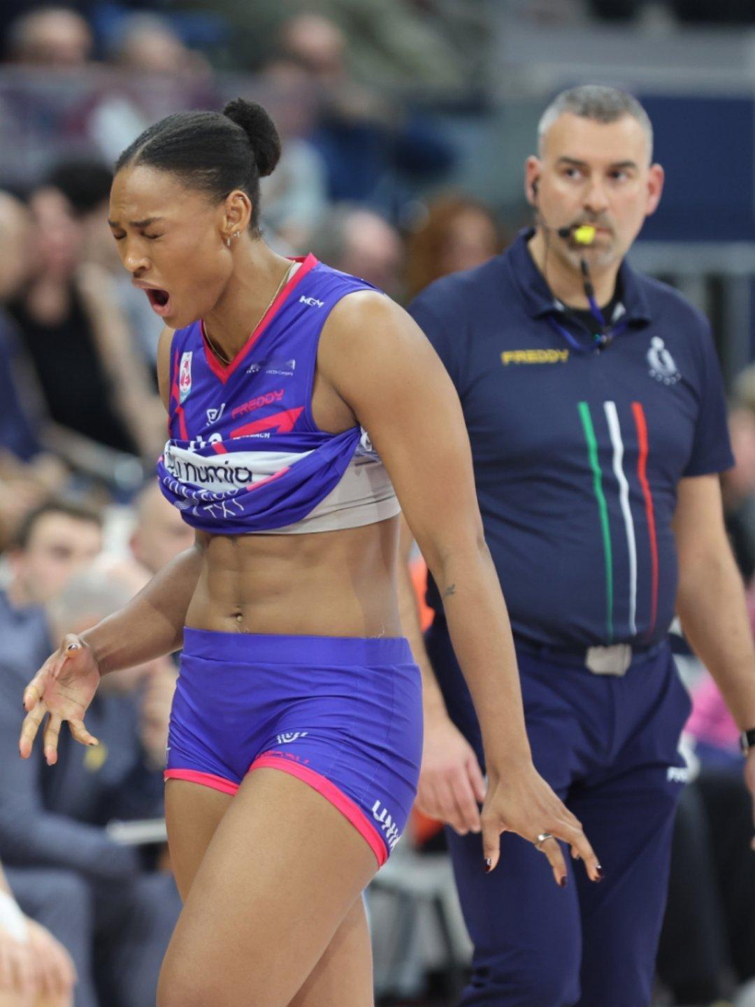 拉涅尔的八块腹肌，这是免费🆓可以看的吗？意大利女排联赛