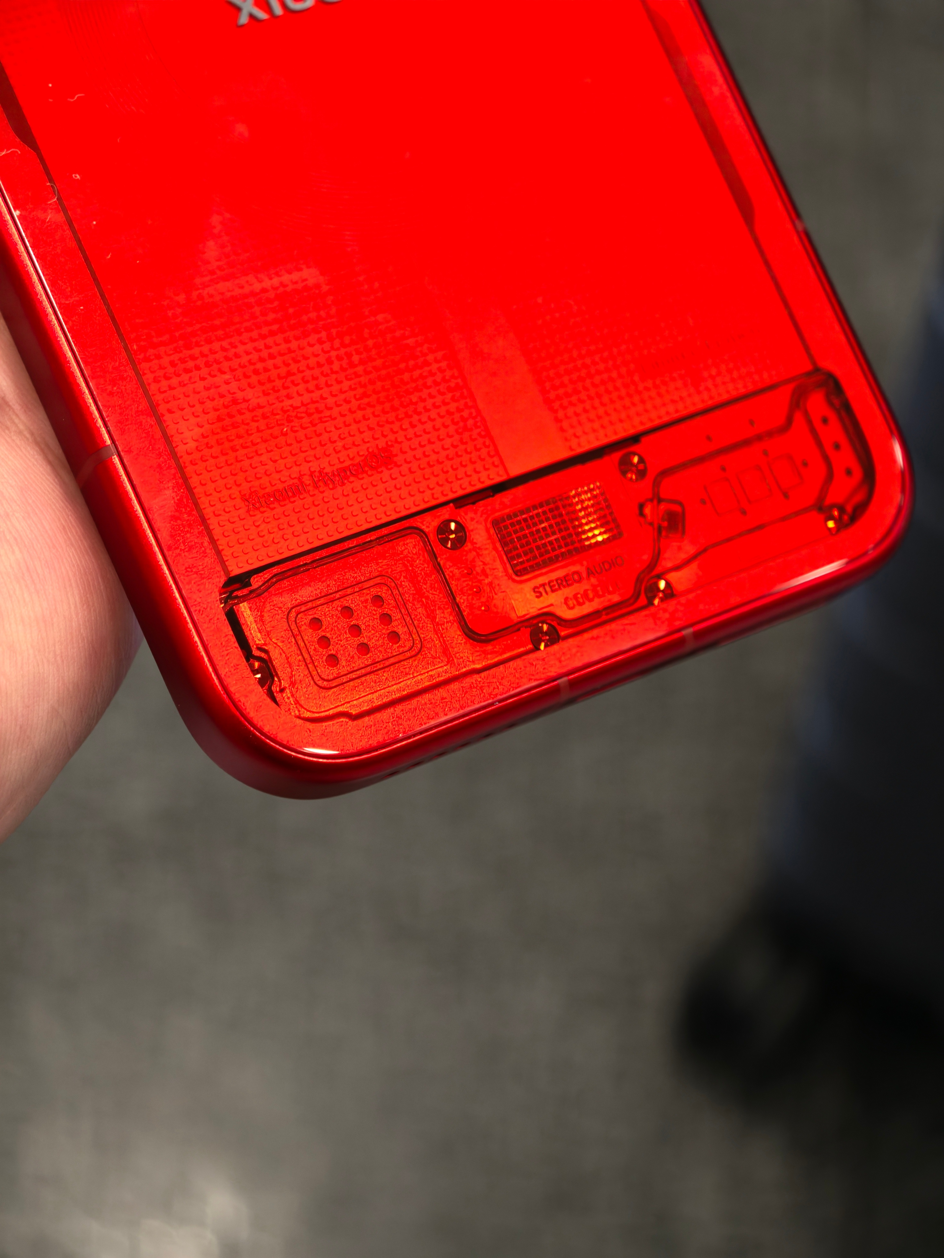小米18 Pro Max这个透明版的红色简直帅得我头皮发麻 ​​​