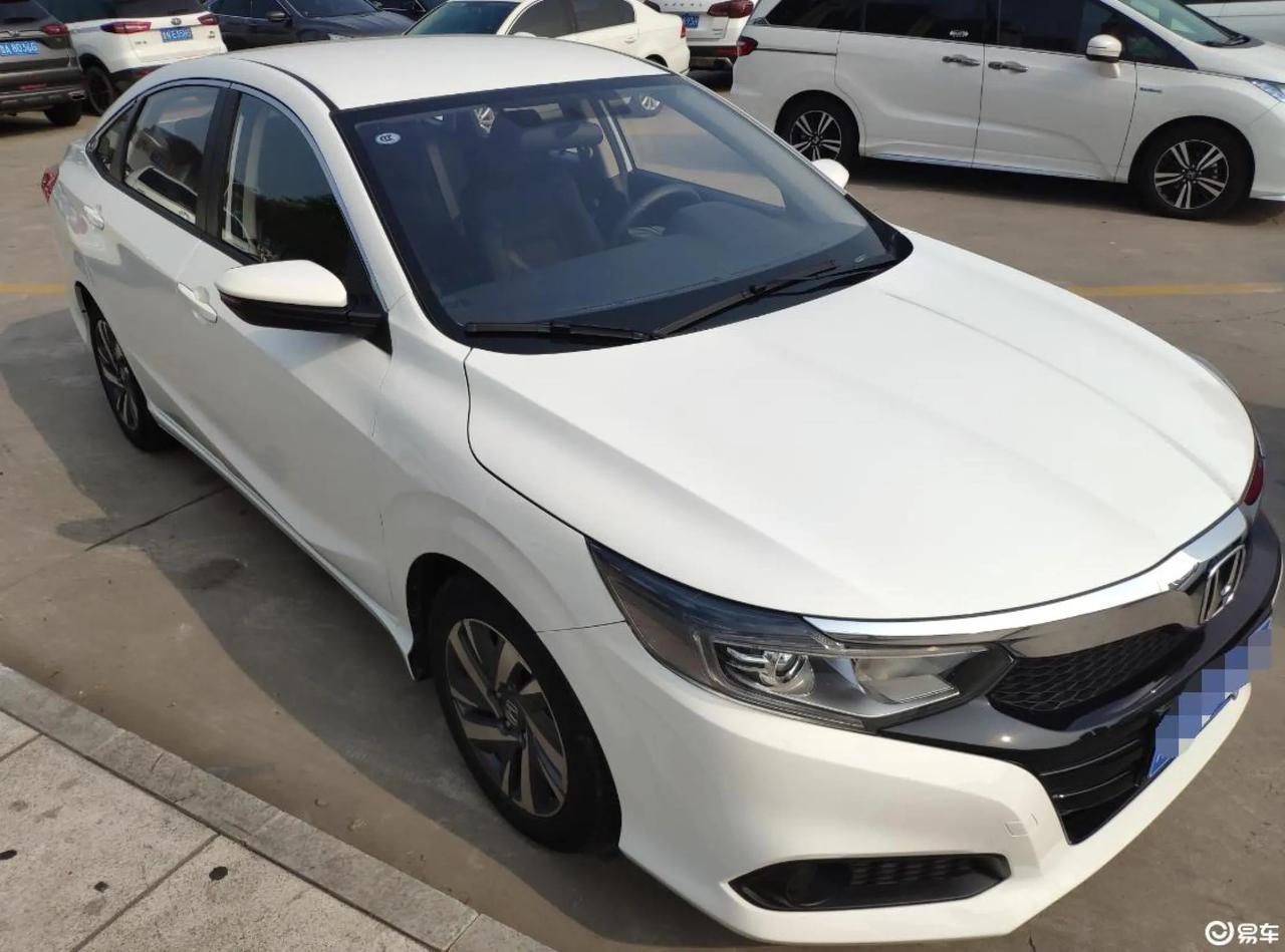 【车主：凌派内饰的设计看着层次分明，显得年轻化】
凌派2019款180TURBO