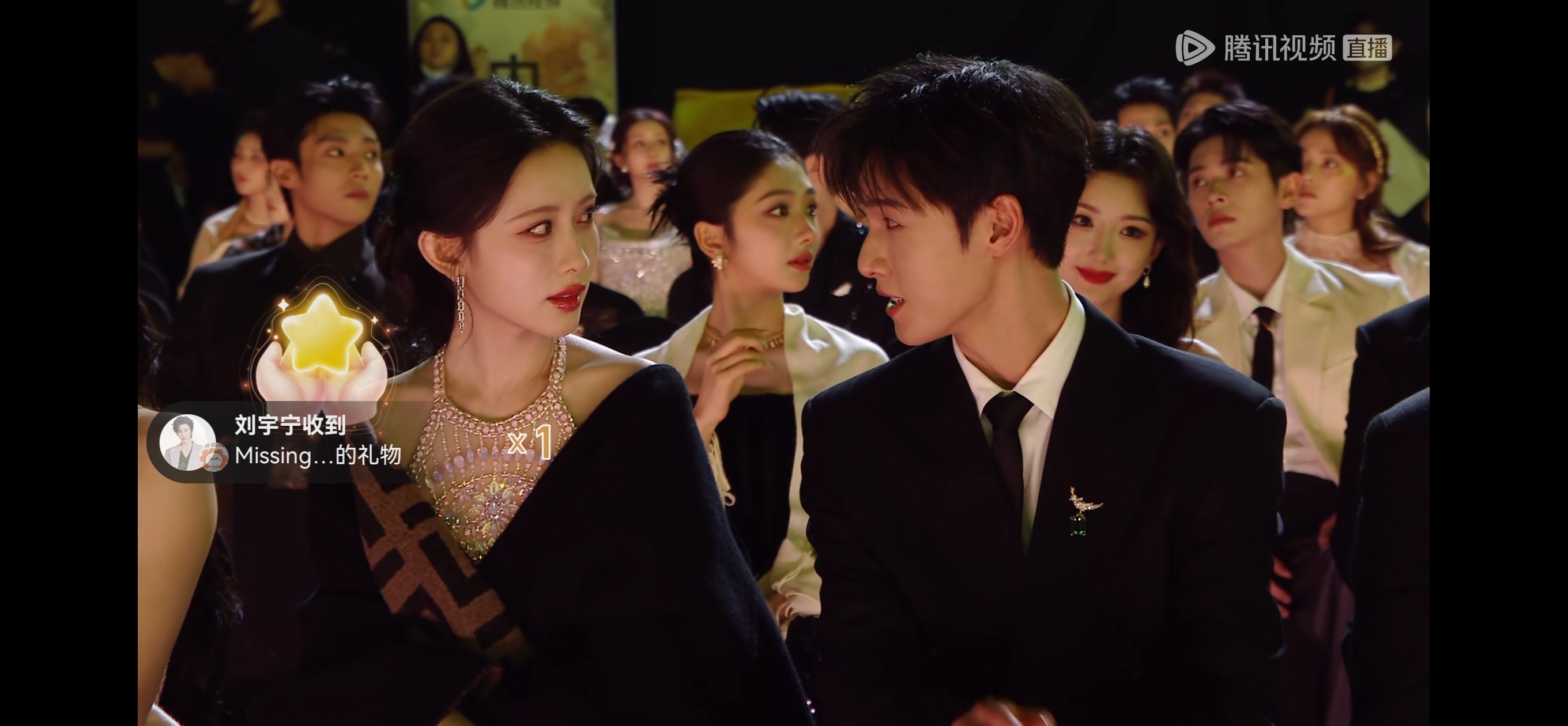 每次点进直播，孟子义和李昀锐都在说悄悄话，两个人把cp粉养得很好 