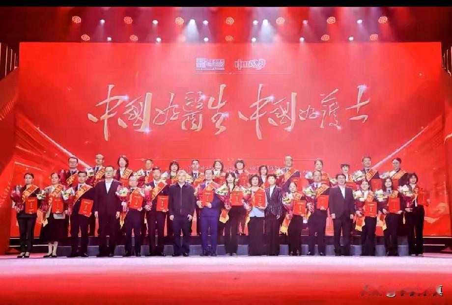 湖南人民医院真是出人才！这次内科主任潘宏伟出名了
 
湘江之畔，医者荣光绽放。1