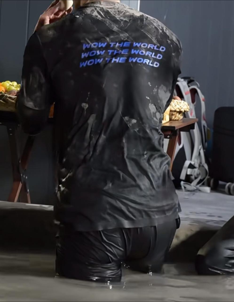 你们看看这个背肌！！！！！ 