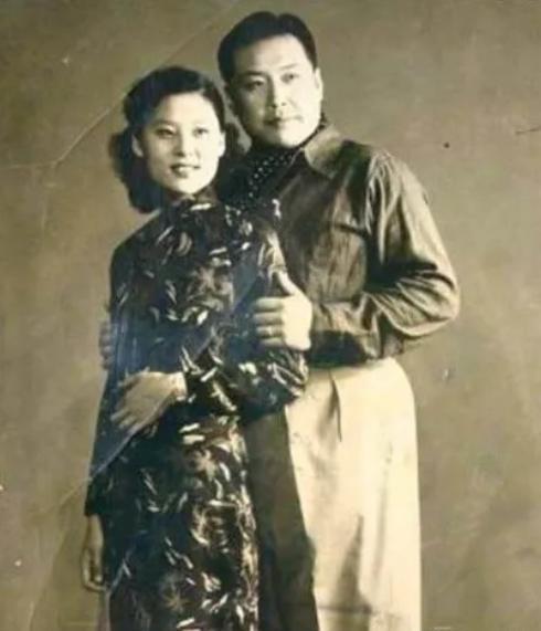 1936年，袁世凯的闺女要出嫁了。进了婚房，新郎一看新娘，脸立马拉下来了，冲着新