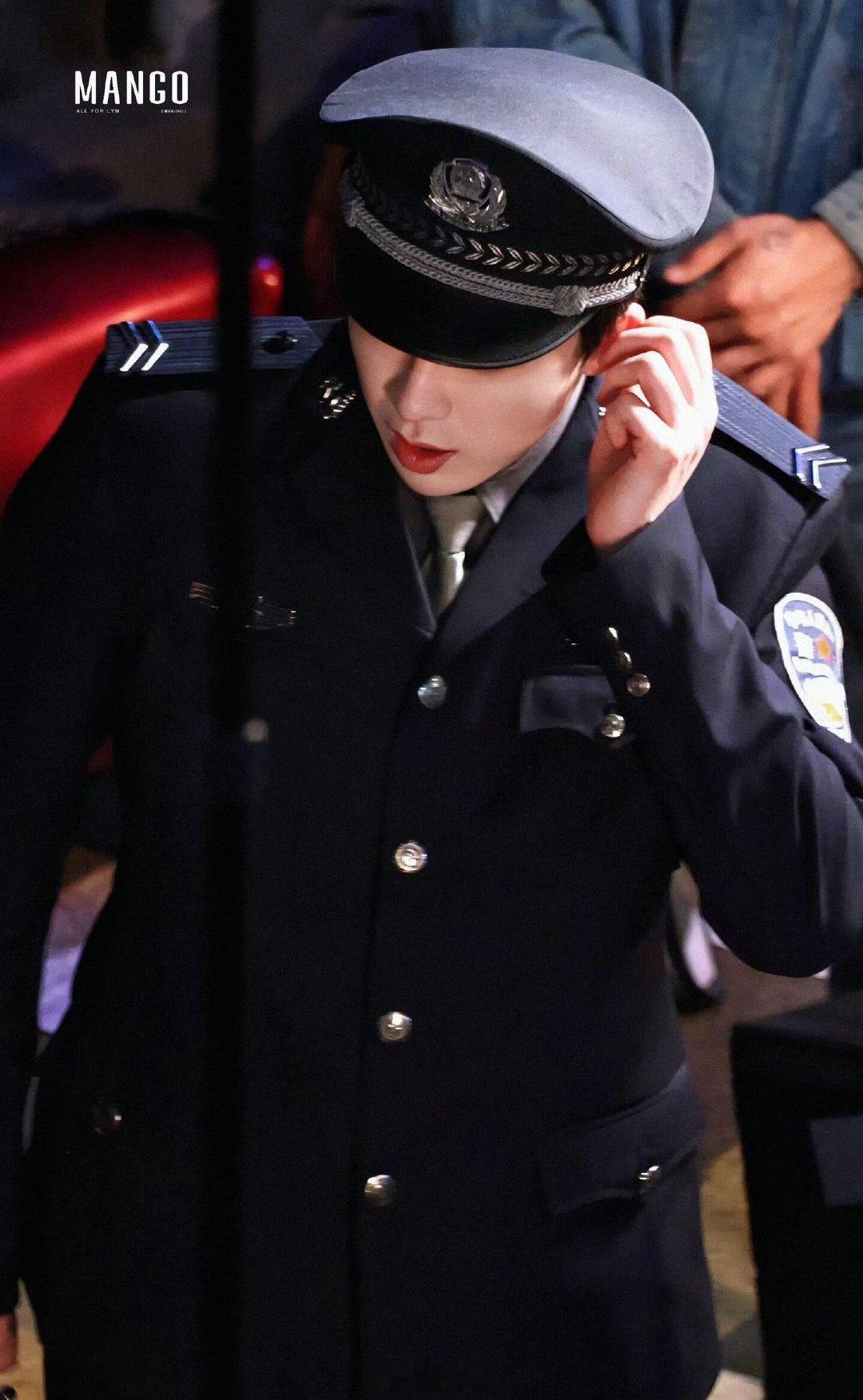 刘宇宁铁证片场路透刘宇宁高原演技 啊啊啊啊啊。就是说先是冲着刘宇宁的颜值来的，没
