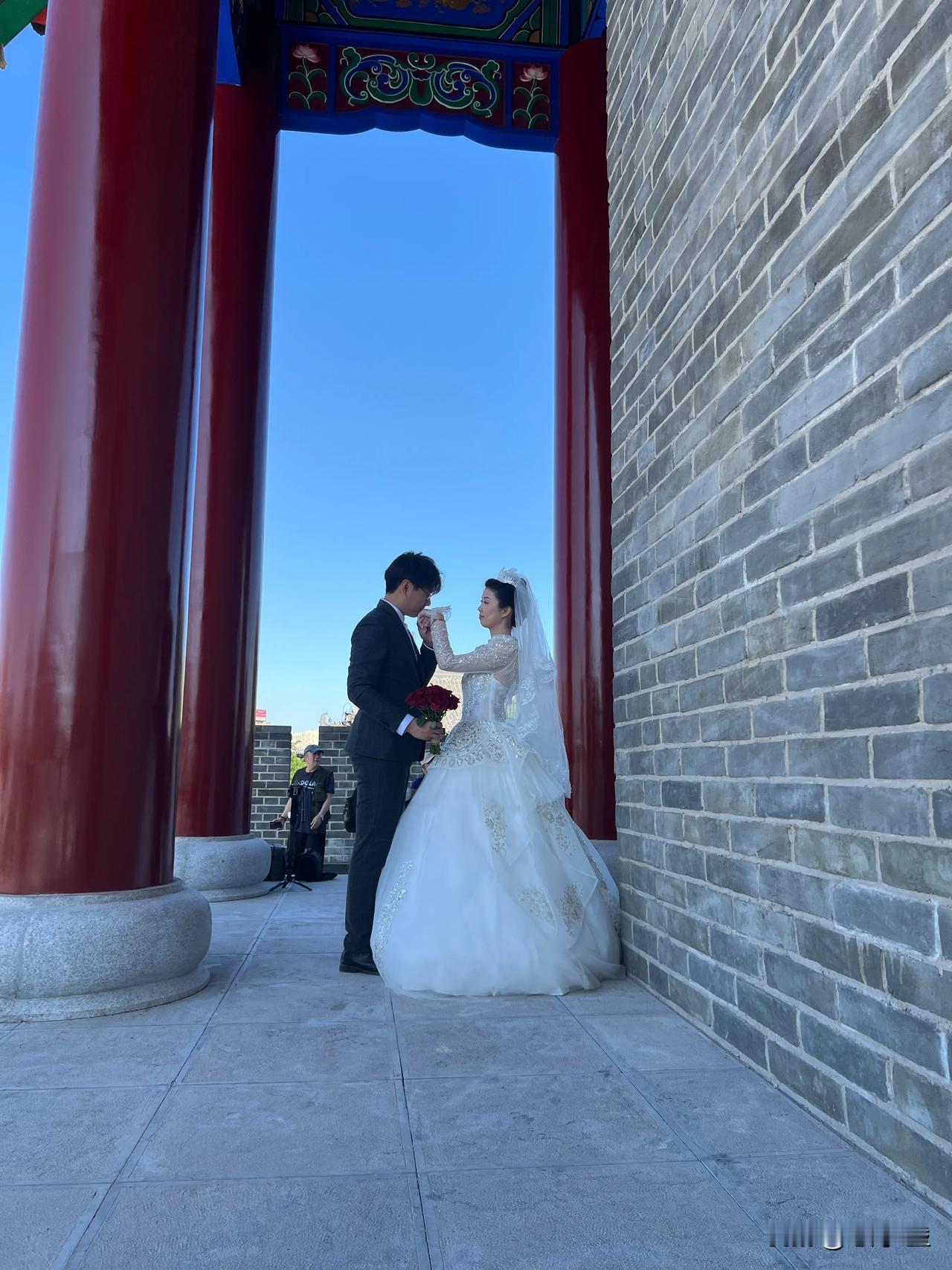 在人生的漫漫长河中，我们常常思索，什么才是最值钱的？有人认为是堆积如山的财富，有