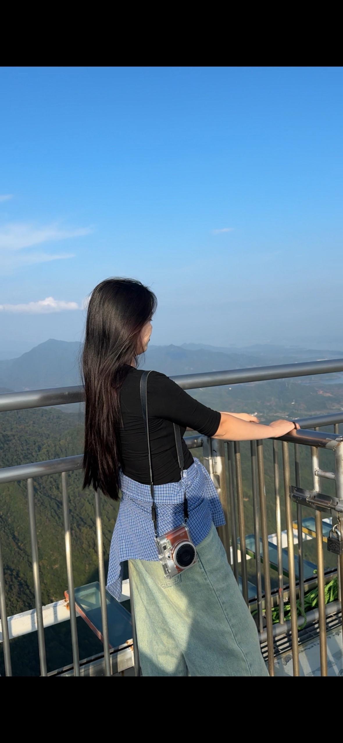 “人不需要每天都过的很幸福” 一直都很喜欢岩中花述，有一期鲁豫说：“人...