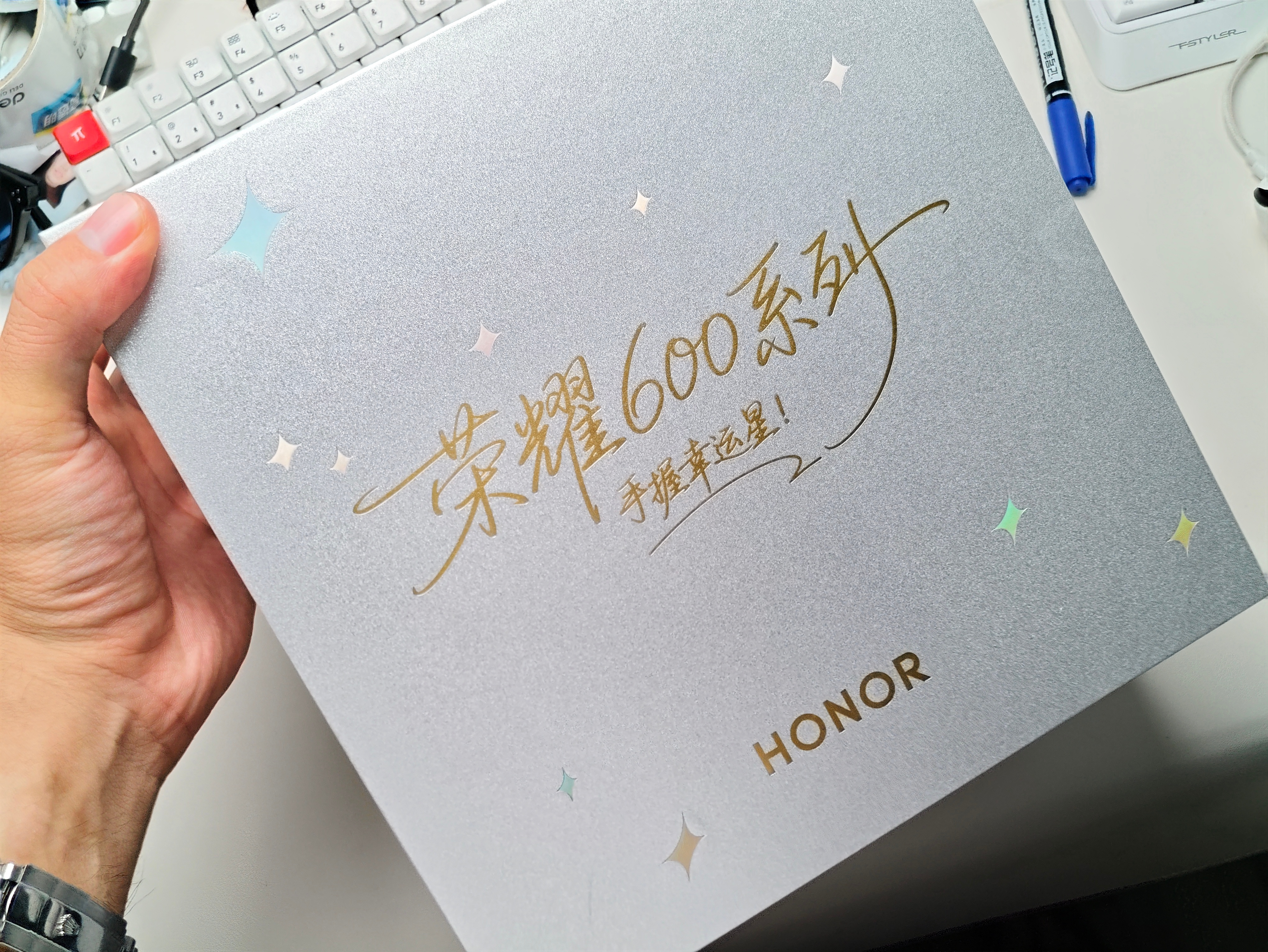 现在孩子们的手机都做的越来越漂亮了 羡慕 
