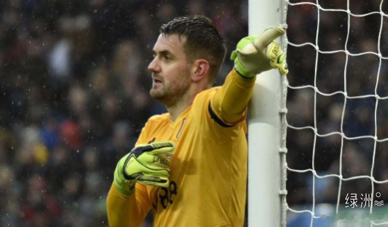 接受《好体育》采访时，39岁的曼联门将希顿回忆了当年如何决定离开球队，以及现在曼