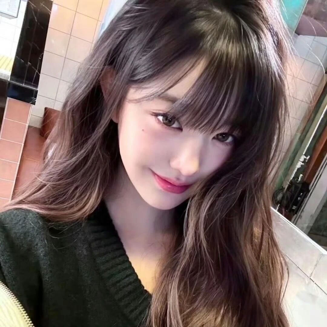 𝙒𝙚𝘾𝙝𝙖𝙩头像套图｜无水印分享  |女生头像 | 朋友圈背景图 |