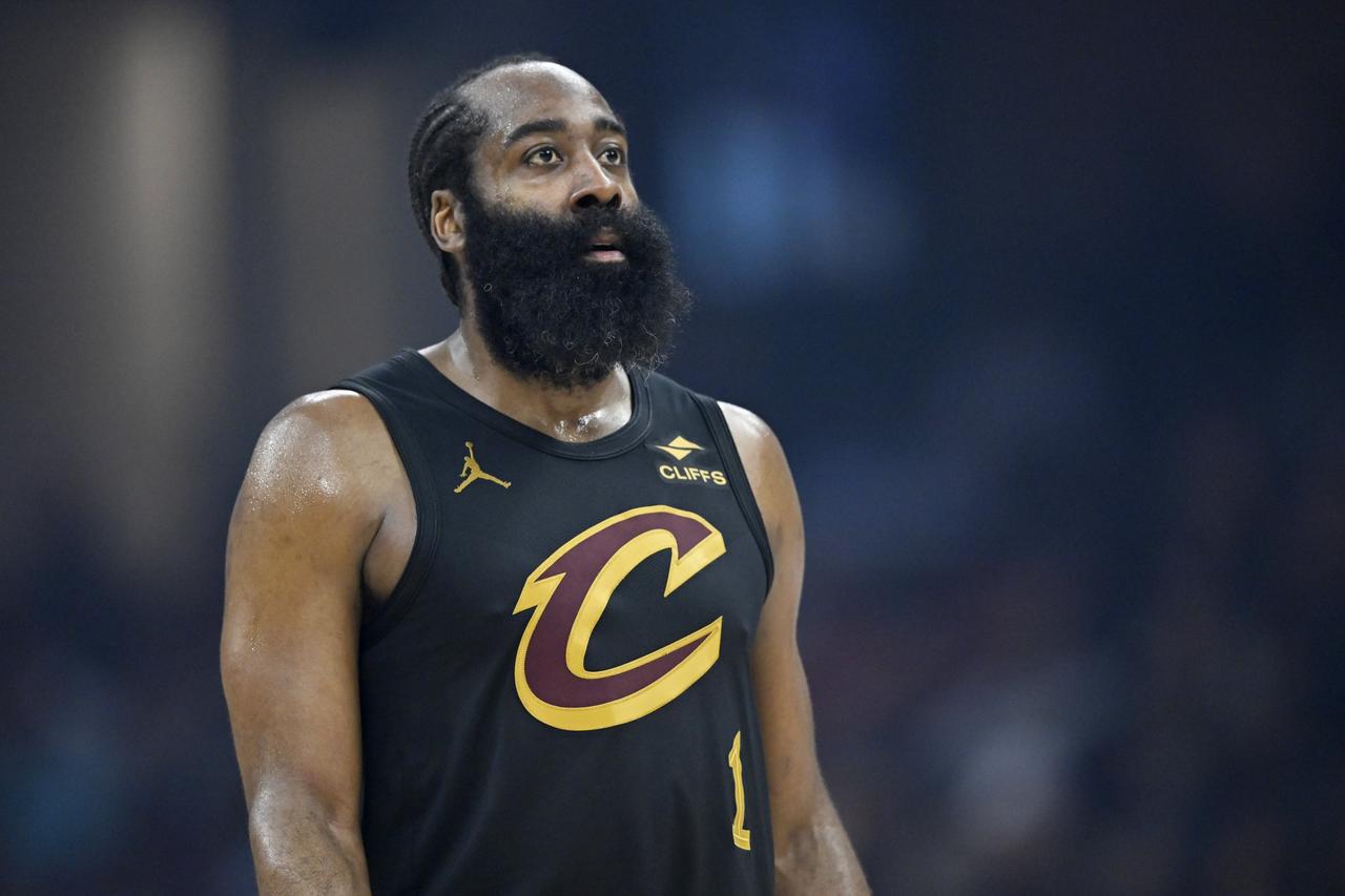 联盟大概没有几支球队比76人还惨了吧？
骑士主场115-101战胜76人，比赛在