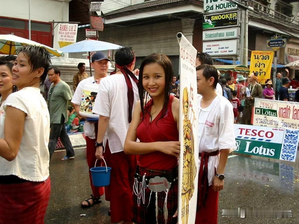 都说泰国现在很危险，原来泰国是很安全的！特别是北区。
2002年4月份开始，我在