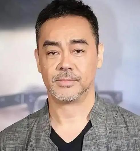 刘青云，1964年2月16日出生于中国香港，祖籍广东三水，华语影视男演员，金像、
