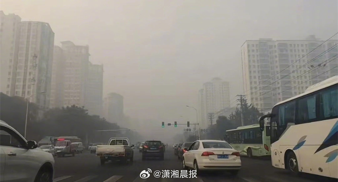 【#湖北一地多人反映空气有异味刺鼻#，#当地回应多人反映空气中有异味#：已检测到
