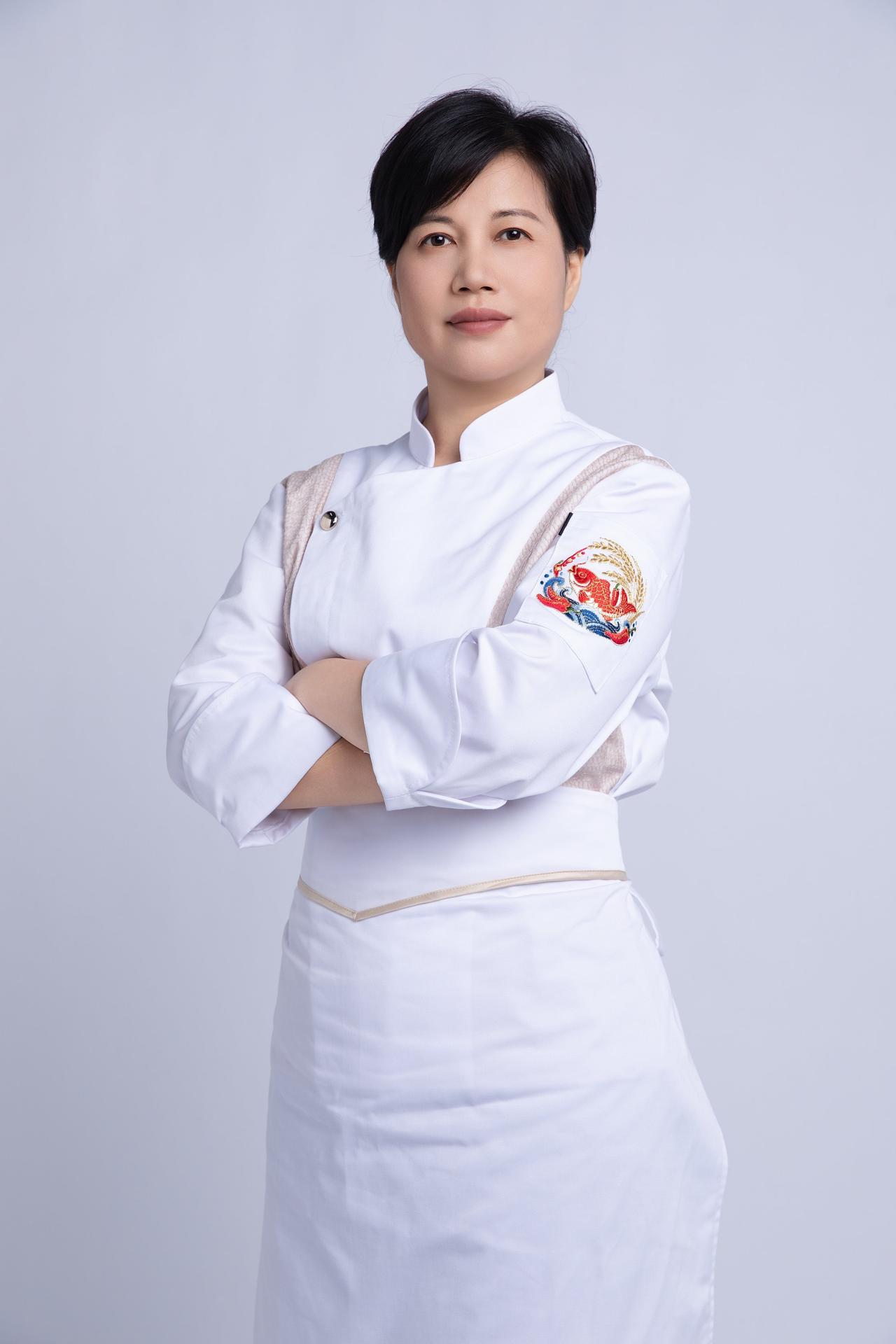 湘菜文化研究系列之——

匠心铸魂，格局致远：谭艳与坛宗鱼头的湘菜美学哲思

 