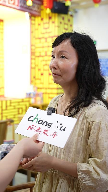 外婆与妈妈同时带娃，身份困惑还是家庭互助新模式？
湖南岳阳一位00后女儿与80后