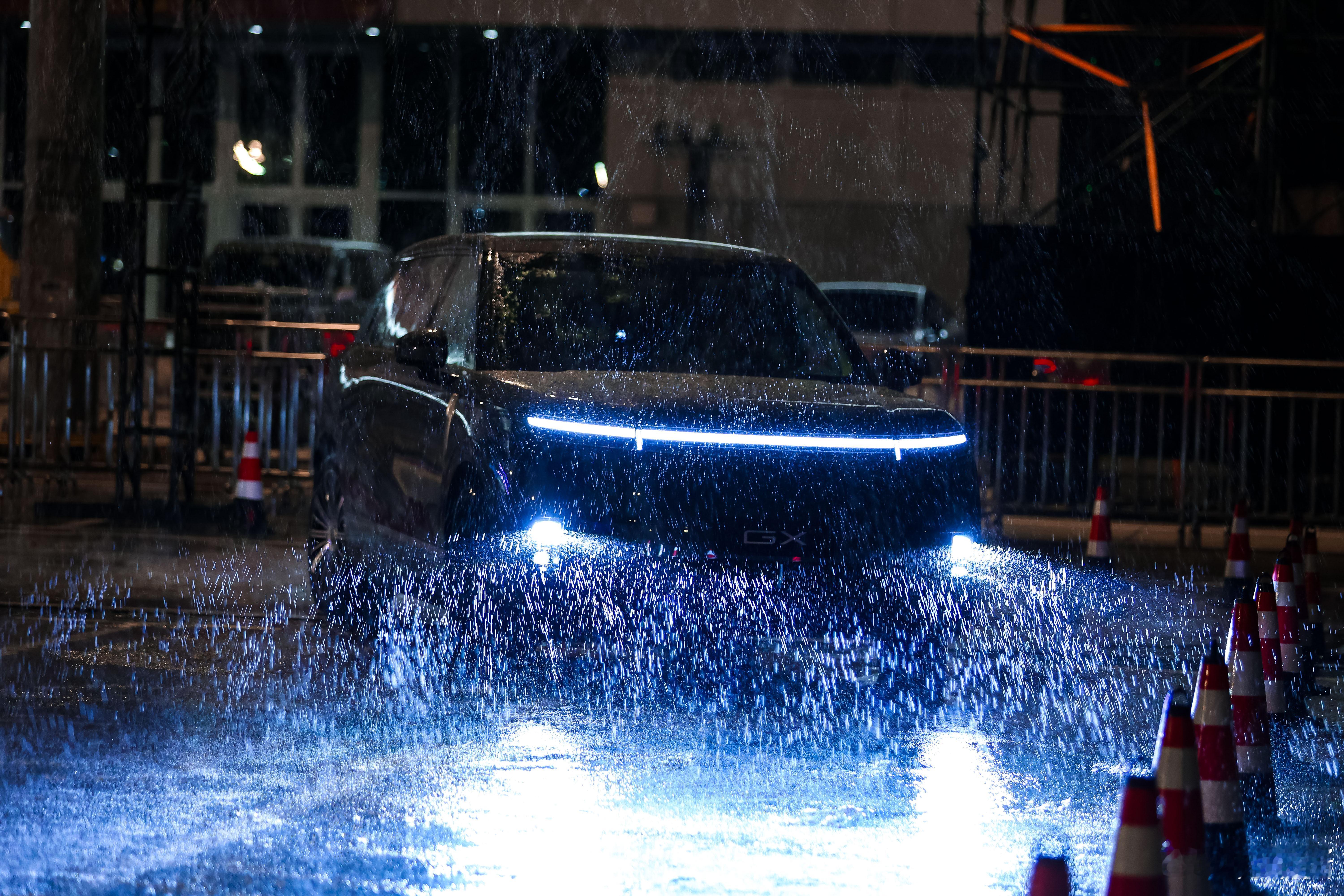 帅啊全球顶级供应链集体点赞小鹏GX新科技旗舰小鹏GX今晚预售