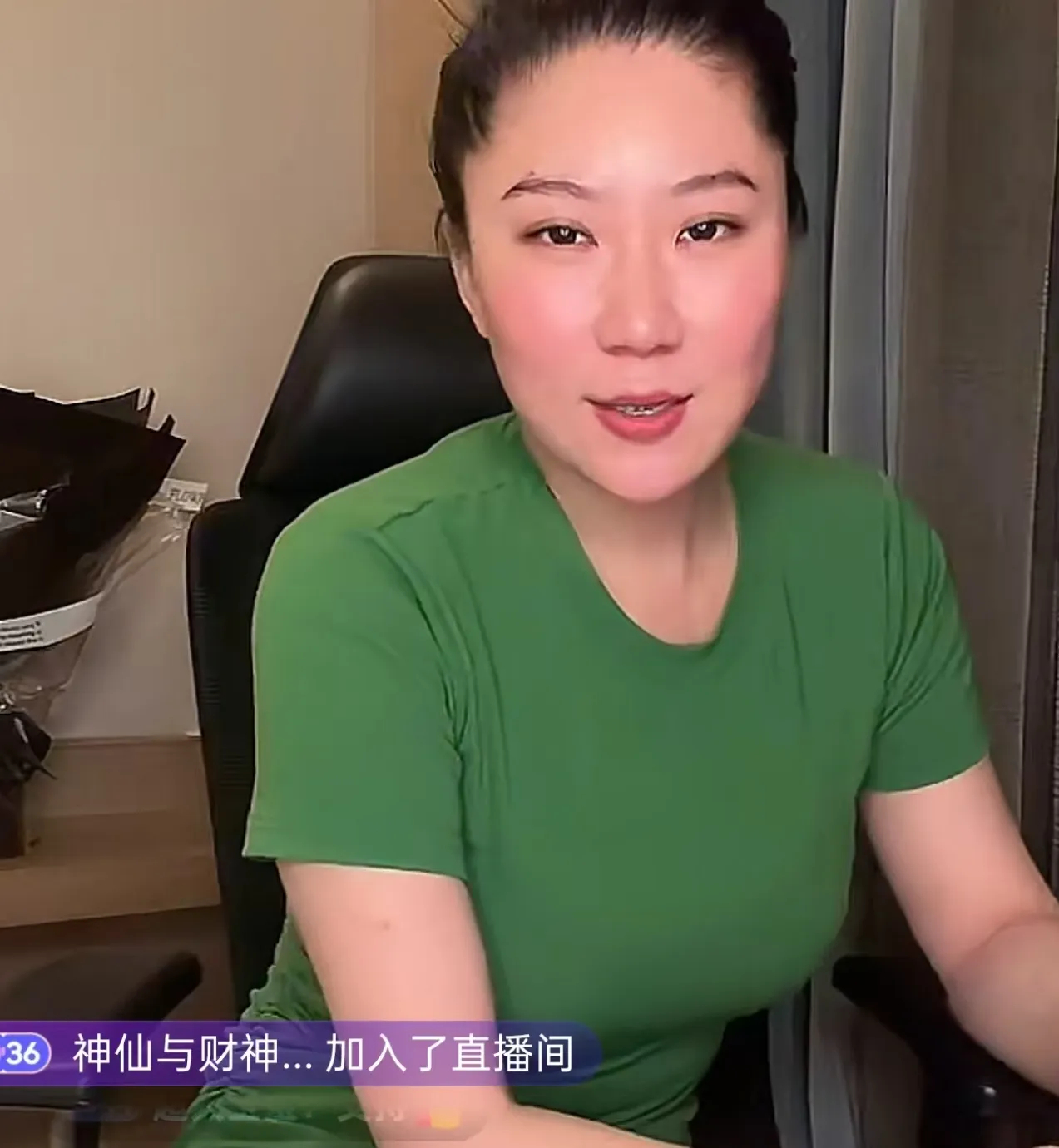 有网友让Coco不要再讲谢贤一家的事情了，Coco反驳道：“我又没撒谎，他家人都