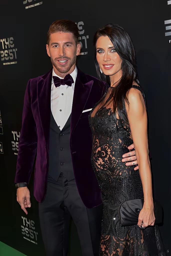 曾经的皇马铁卫拉莫斯，球技不错，找女友眼光也不错啊，颜值身材符合西方美女的标准，