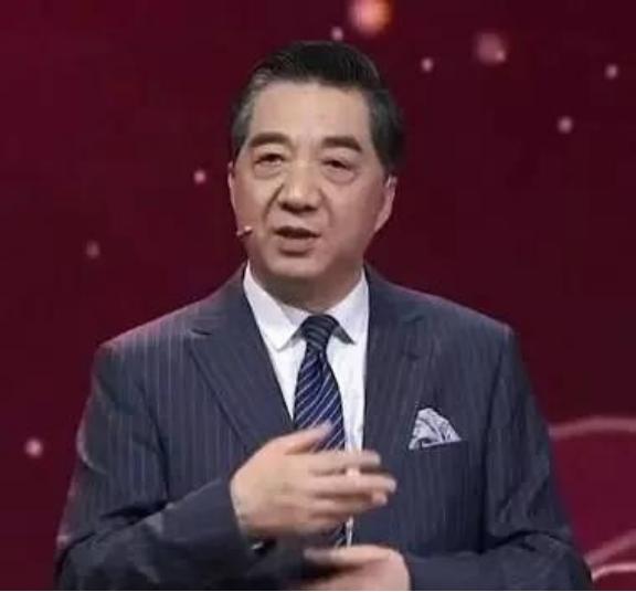 美国就算停下来，不发展让中国追，二十年内中国也不会超过美国。就在珠海航展上国产装