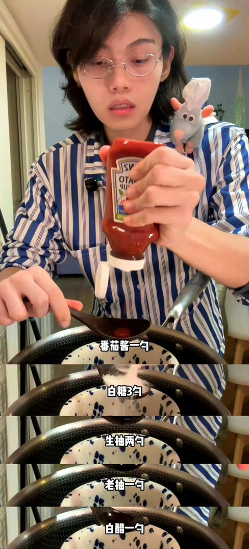 公瑾爆蛋做法家乡美食大赛奉上节目冠军同款公瑾爆蛋教程！提前调好生抽、香醋、白糖、