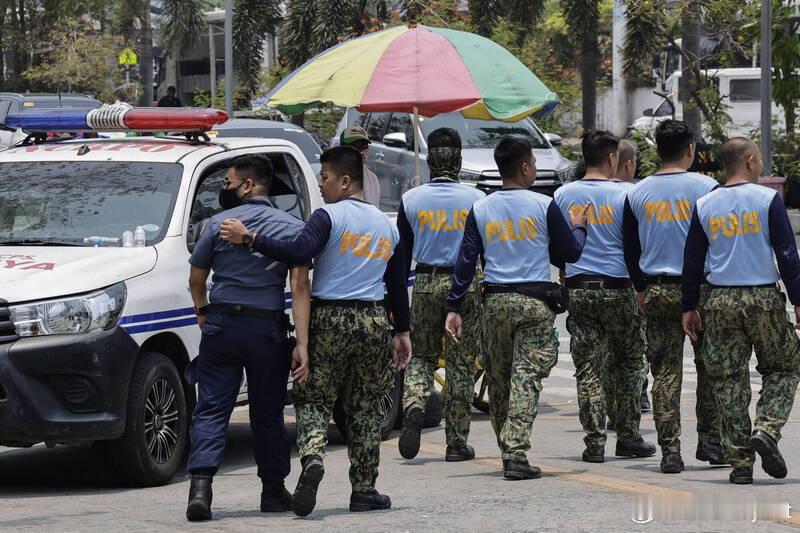 菲律宾参议院传枪响 警卫与调查局人员对峙 总统府称双方曾鸣枪示警海外新鲜事 菲律