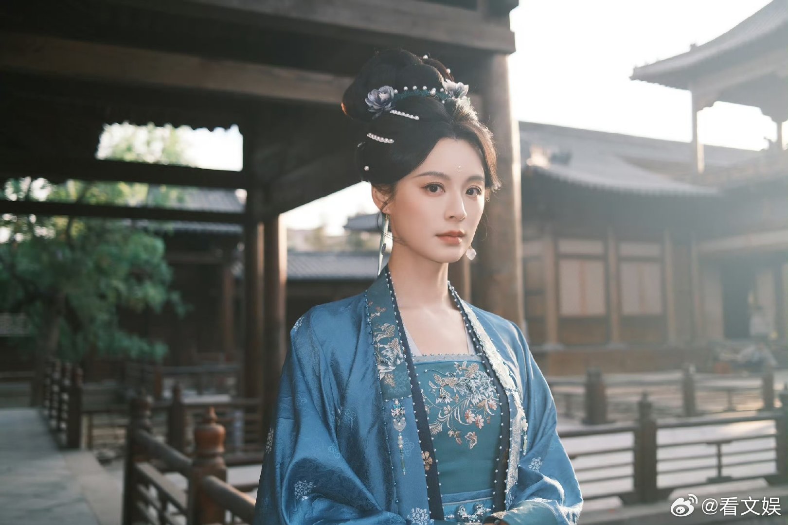 毛林林古装界最权威的母亲毛林林没办法拒绝张凌赫田曦薇演技细腻共情力强，每一个角色