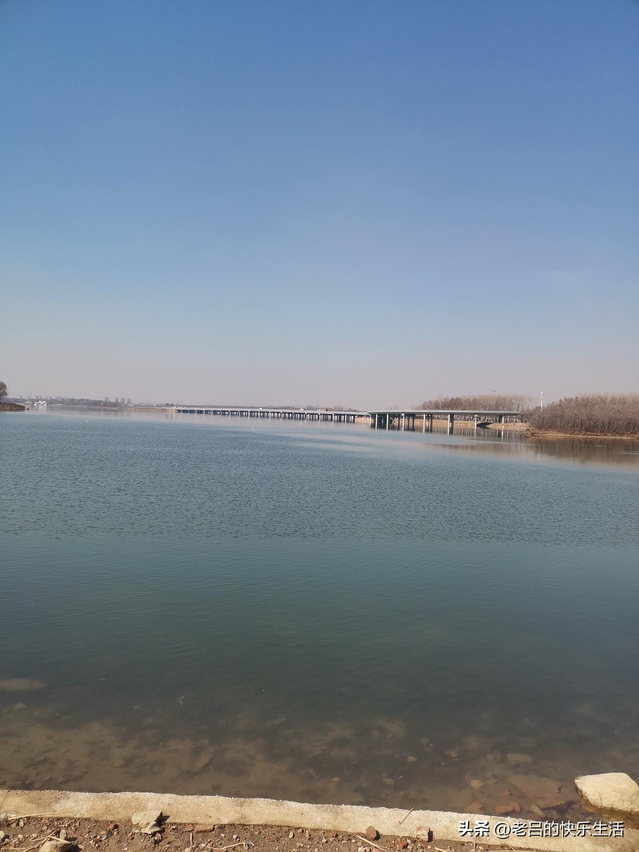 春日的丁香湖景色怡人。